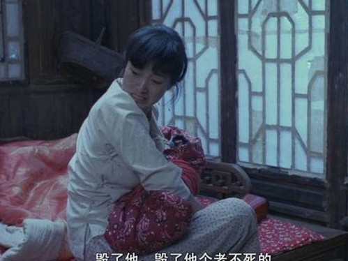 郭敬明晒《爵迹》主演大长腿海报，引发密集恐惧话题回顾