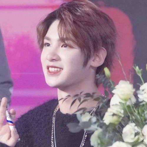 国产夫妻自拍热潮与老太太在线观看新潮流：娱乐吃瓜酱语音评论兴起