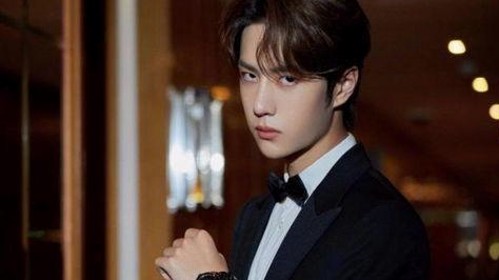 娱乐圈吃瓜高峰月：明星恋情事业家庭多重变局解析