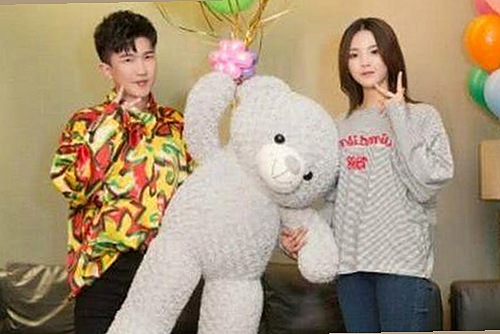 娱乐圈吃瓜热潮持续，陈乔恩笑料频出引发网友热议