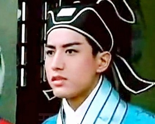 陈学冬持续发力演艺事业，明星军训展现新风采，娱乐圈“吃瓜婆”揭秘背后故事