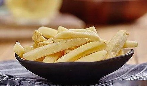 小乔吃瓜娱乐抖音号走红背后：从普通人到互动女王的秘密