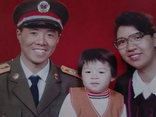 娱乐圈“吃瓜季”背后：明星们的幕后故事与动向揭秘